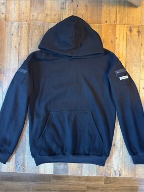 COMFRT comfort Black Men's Hooded Sweatshirt with Sleeve Pocket medium M nwot